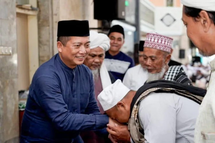 Gubernur NTB Lalu Muhamad Iqbal menegaskan visi NTB Makmur Mendunia wajib ditopang fondasi spiritual dan dakwah, bukan sekadar ekonomi dan infrastruktur.